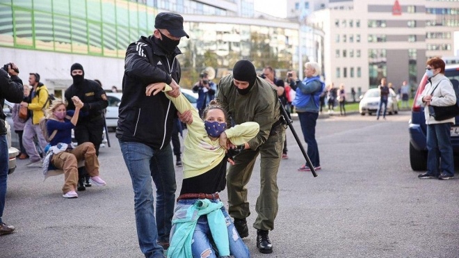 В Минске силовики разогнали «Блестящий марш», задержав более 200 человек