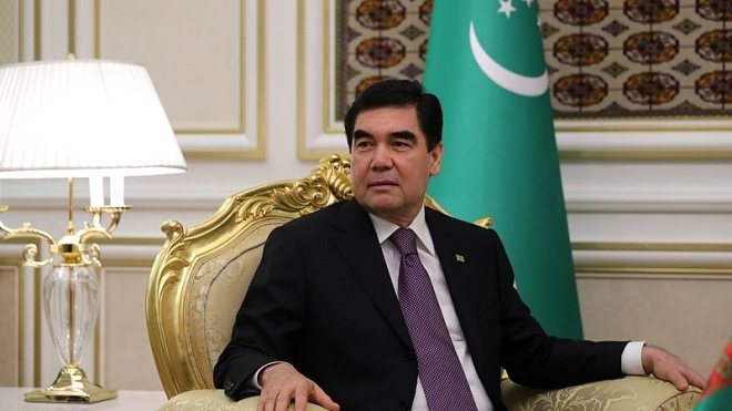 Президент Туркменістану попросив вивчити ефективність лакриці при лікуванні ковіду, якого у країні офіційно немає