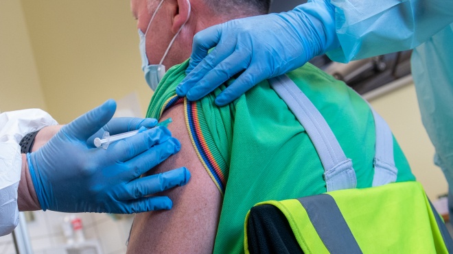 Минздрав: Почти полмиллиона украинцев записались в очередь на вакцинацию от коронавируса
