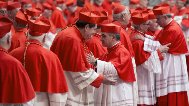 Ватиканський трибунал уперше в історії судить кардинала. Колишнього соратника Папи Франциска звинувачують у розтраті 350 мільйонів євро пожертв (спойлер: схоже, не обійшлося без кохання)