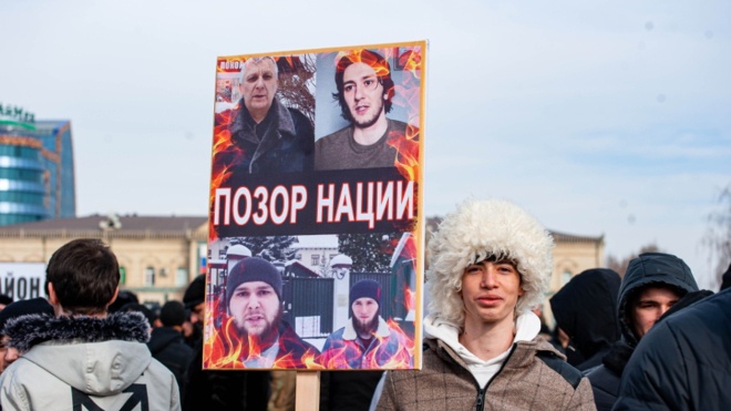 Ибрагим Янгулбаев сбежал из Чечни. Их с братом и отцом пытали, мать похитили, а теперь грозят отрезать головы. О «быдлане» Кадырове, проблеме Путина и концлагере в Чечне — интервью