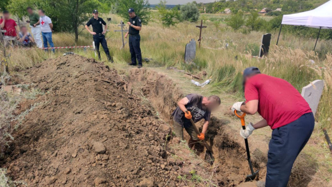 У Словʼянську поліція виявила поховання невпізнаних осіб. Їх вважають загиблими під час боїв 2014 року