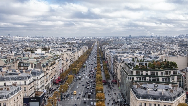 Мерія Парижу: До 2030 року Єлисейські поля перепланують у «незвичайний сад»