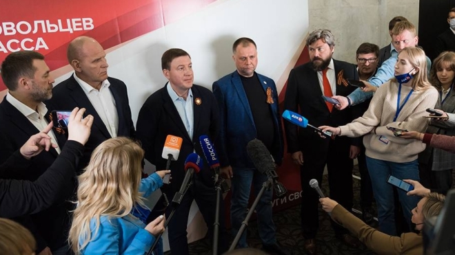Прокремлівська партія «Единая Россия» поведе на вибори бойовиків, які воювали на Донбасі