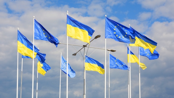 Представництво України при Євросоюзі вважає, що рішення Конституційного суду може призвести до призупинення безвізу
