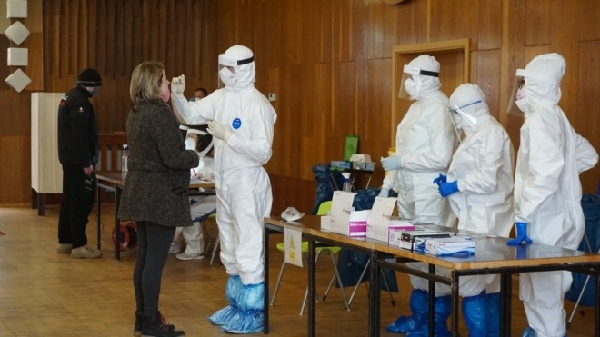У Словаччині за перший день загальнонаціонального тестування на коронавірус обстежили 2,5 мільйона людей