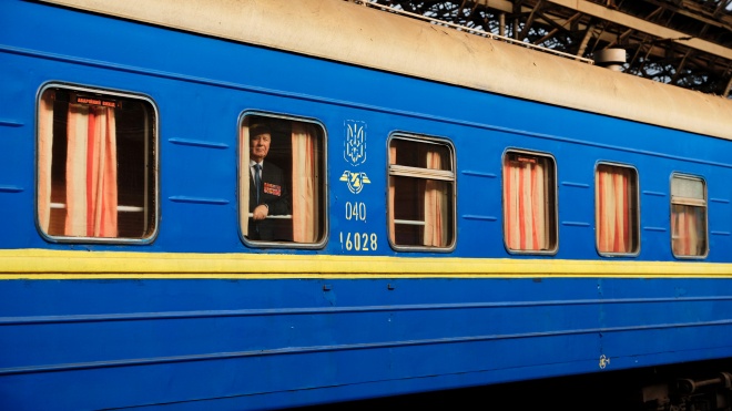 «Укрзалізниця» відновила рух ділянкою під Києвом, але затримки поїздів ще можливі
