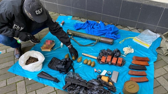 СБУ обнаружила в центре Киева хранилище оружия и боеприпасов