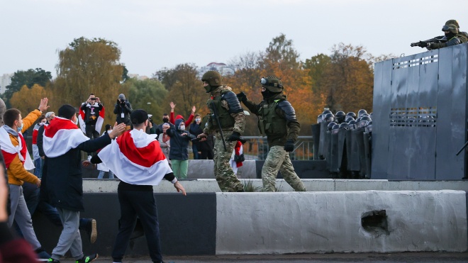 Проти затриманих під час протестів у Білорусі почали порушувати кримінальні справи. Серед них є і журналісти