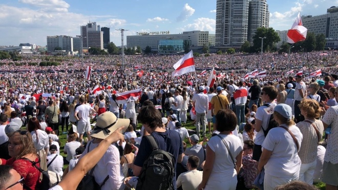 Протести у Білорусі: сотні тисяч людей вийшли на Марш свободи у різних містах