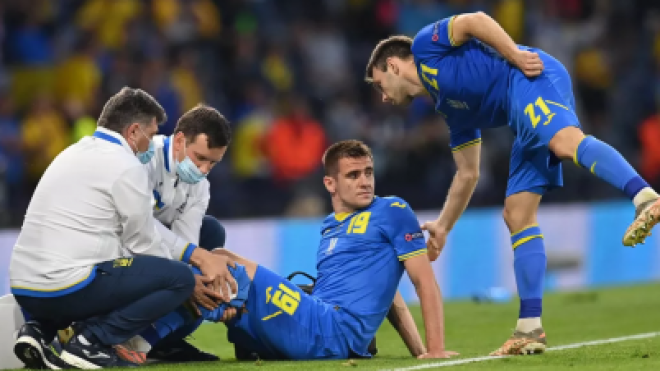 У форварда сборной Украины Беседина диагностировали перелом и повреждение связок. Он пропустит полгода