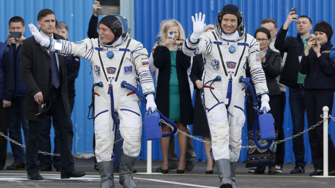 Росія та США співпрацювали у космосі понад 20 років. Тепер їхні відносини стрімко псуються — через Україну, МКС і шантаж росіян
