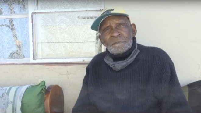 В Южной Африке умер 116-летний житель. Его считали старейшим мужчиной на Земле