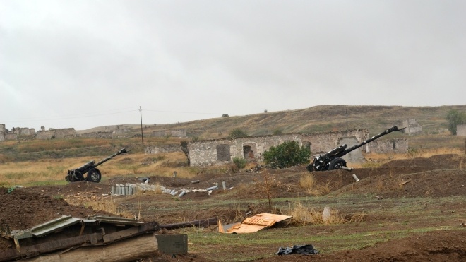 В Нагорный Карабах отправились 12 самолетов с российскими военными