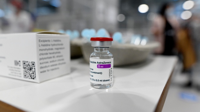 Учені: вікові обмеження для вакцини AstraZeneca запобігли рідкісній появі тромбів