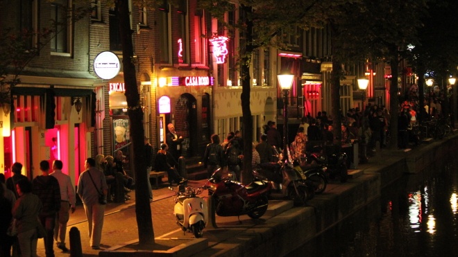 Влада Амстердаму планує перенести квартал «червоних ліхтарів» в інший район