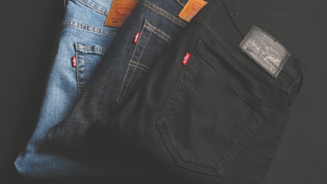 Бренд Levi`s создал свой Second Hand. Компания будет покупать у клиентов старые джинсы и перепродавать их дешевле
