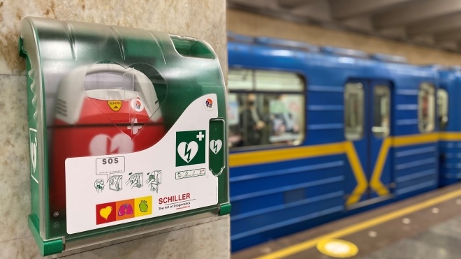 В киевском метро вандалы повредили дефибрилляторы