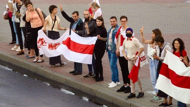 У Білорусі запровадили штрафи за вивішування біло-червоних прапорів