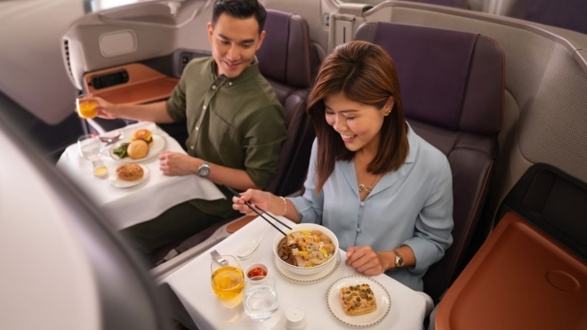Сингапурская авиакомпания из-за пандемии переоборудовала самолет под ресторан