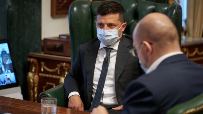 Зеленский: Украина может ввести жесткий карантин, если количество больных коронавирусом в сутки составит 15 тысяч