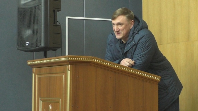 На довыборах в Раду в Донецкой области побеждает Аксенов. Его обвиняли в организации псевдореферендума на Донбассе