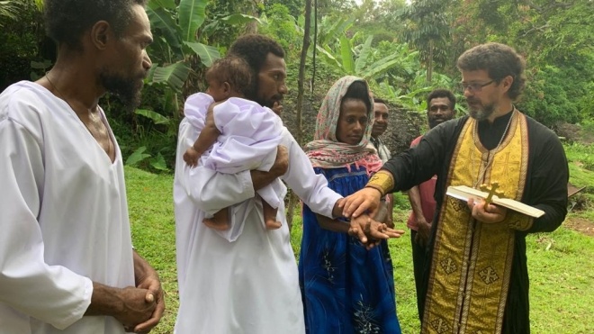 РПЦ почала проповідувати серед папуасів. Деякі з них вже попросилися до церкви
