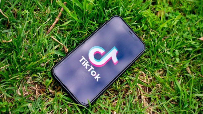 США снова отложили запрет приложения TikTok