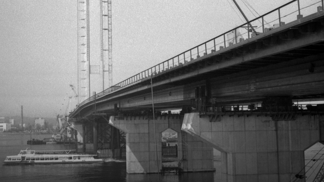 31 год назад Южный мост Киева должен был стать лучшим в стране, а стал выдающейся пробкой. Он устал, сломался? Нести новый? История красивого моста с непростой судьбой