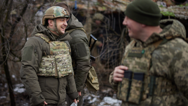 Зеленський відвідав передову на Донбасі. Поспілкувався з військовими та закликав частіше проводити ротації офіцерів
