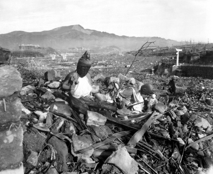 Разрушенный ядерным взрывом храм в Нагасаки, 24 сентября 1945 года.