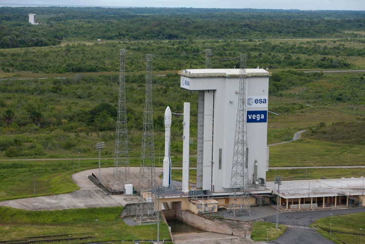 «Южное» и «Южмаш» разрабатывают и производят двигатель четвертой ступени европейской ракеты «Вега», которая доставляет на орбиту телекоммуникационные спутники.