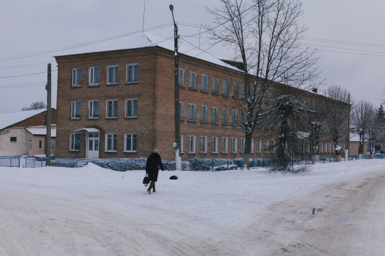 Школа в Ратном, которую в этом году окончил Максим.