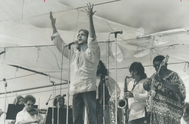 Джефф Фенхольт в образе Иисуса во время концертного тура в поддержку рок-оперы «Иисус Христос — суперзвезда», август 1971 года.