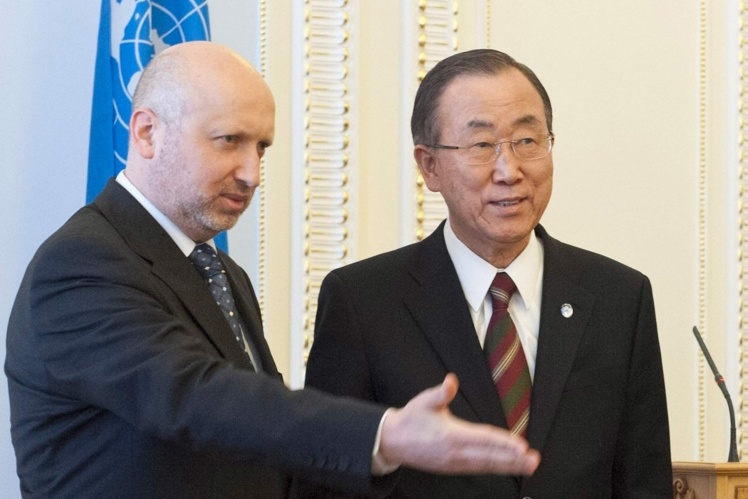 З генеральним секретарем ООН Пан Гі Муном, 21 березня 2014 року.