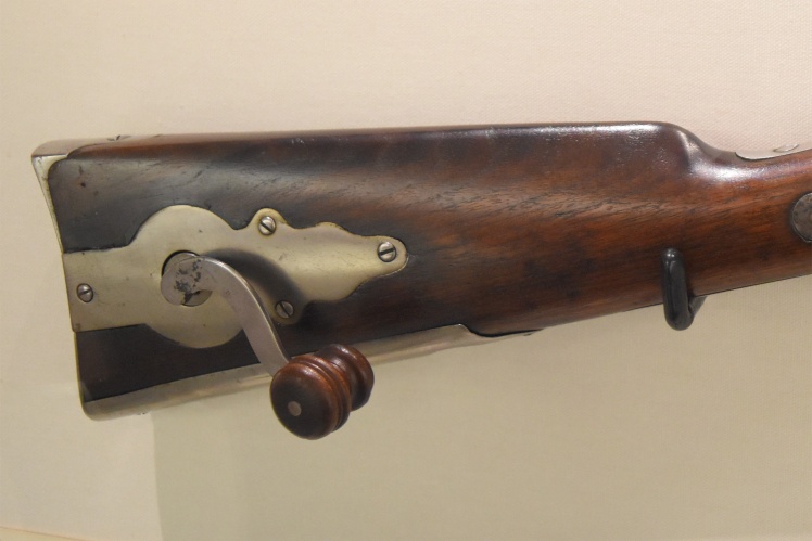 Карабін Sharps Rifle Co. із вбудованою в приклад ручною кавомолкою.