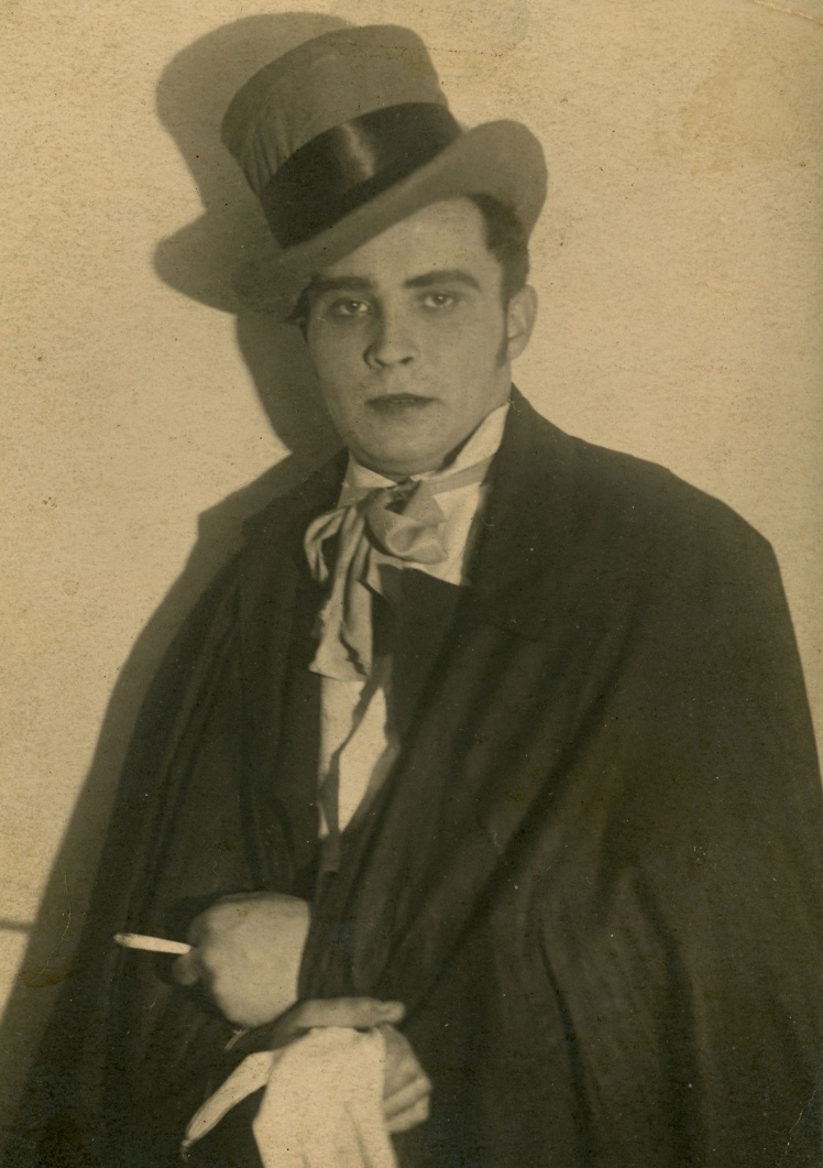 Віктор Пронічев у ролі свата в спектаклі «Одруження», Київ, 1930-ті роки.