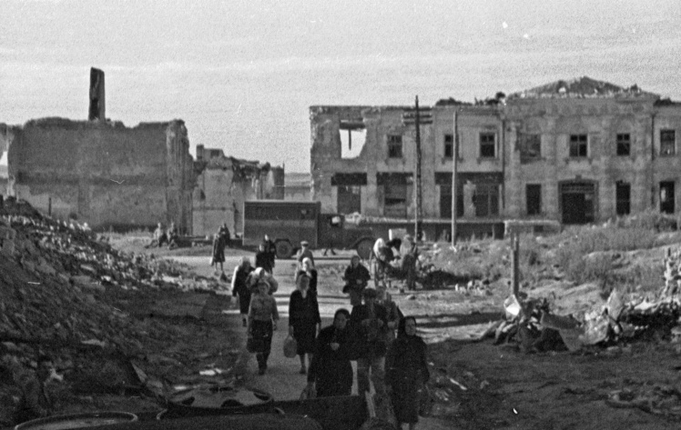 Разрушенные здания в Харькове после освобождения от немецких войск, 1943 год.