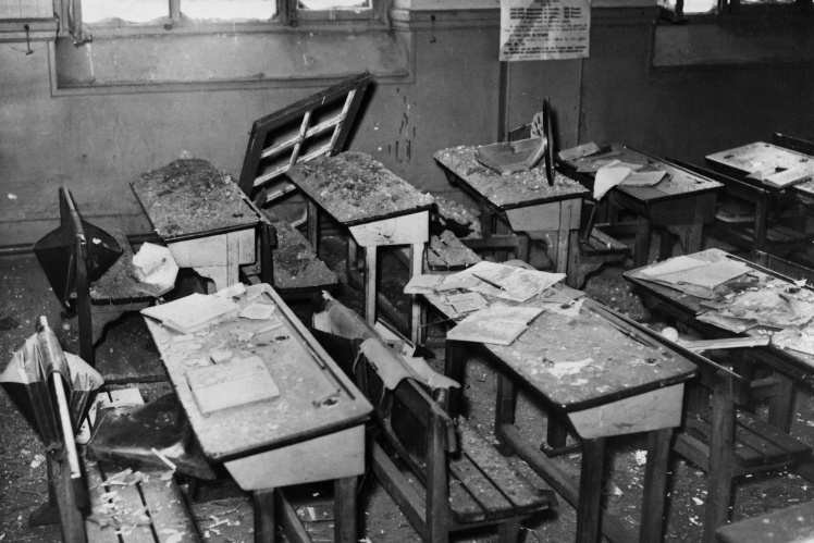 Зруйнована школа в Парижі, 1940 рік.