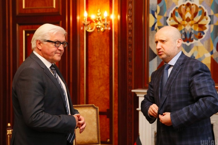 З Франк-Вальтером Штайнмаєром, міністром закордонних справ Німеччини, 13 травня 2014 року.