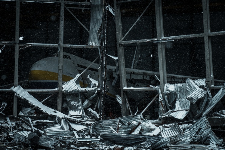 Залишки зруйнованого літака «Мрія» в Гостомелі.