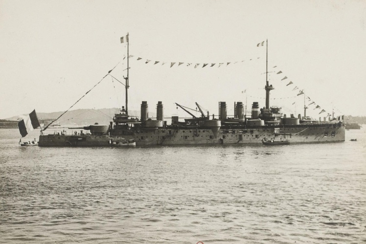 На фото: Броненосец ВМС Франции «Вольтер», который был в составе эскадры у берегов украинского Причерноморья и Крыма в 1918—1919 годах.