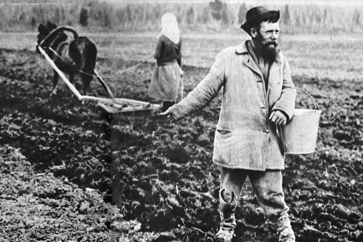 Soviet peasants, 1923.