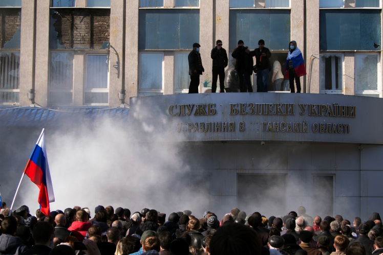 Захоплення управління СБУ в Луганській області. Луганськ, 6 квітня 2014 року.