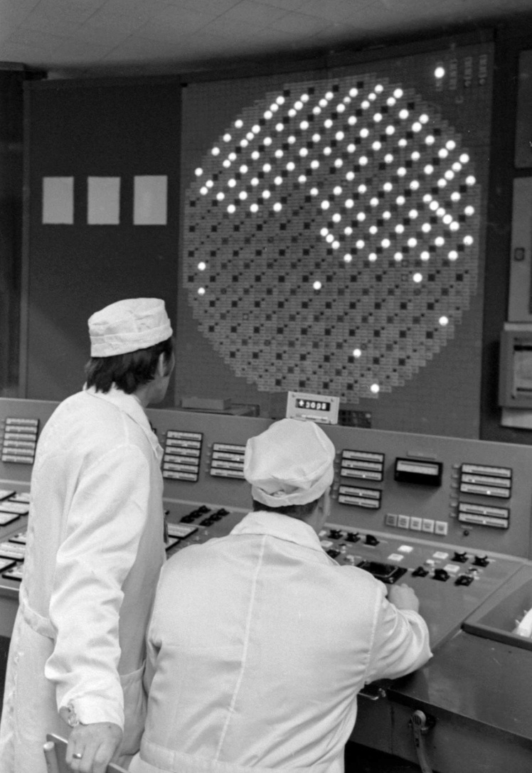 Главный пульт первого блока Чернобыльской АЭС, 26 октября 1977 года.