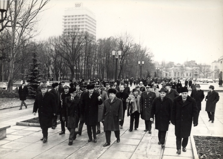 Сальвадор Альєнде на площі Верховної Ради УРСР (зараз площа Конституції) в Києві, 1 грудня 1972 року.