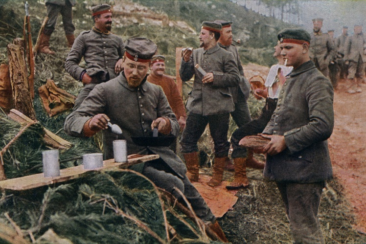 Німецькі солдати на Західному фронті під час Першої світової війни, поштівка, 1916 рік.