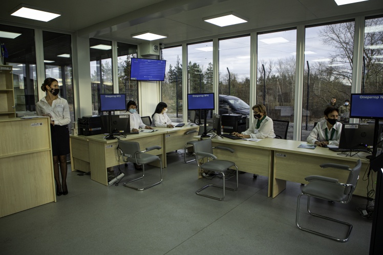 Центр надання адміністративних послуг біля КПВВ «Щастя» в Луганській області, листопад 2020 року.