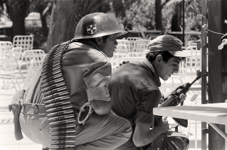 Солдати греків-кіпріотів у бою після турецького вторгнення на Кіпр, 22 липня 1974 року.