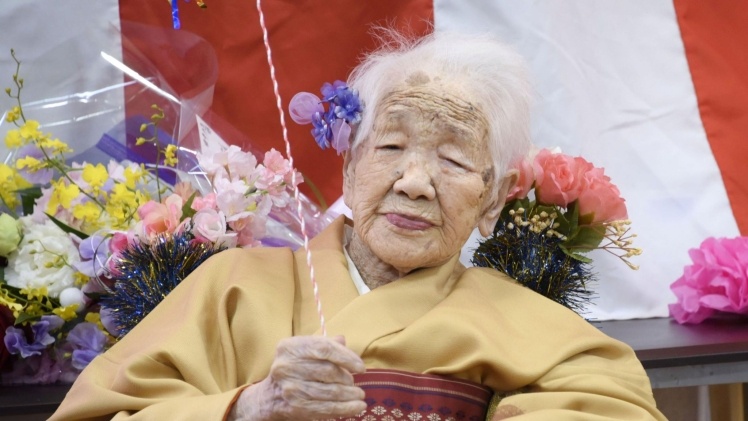 Кане Танака під час святкування 117-річчя, 2020 рік.